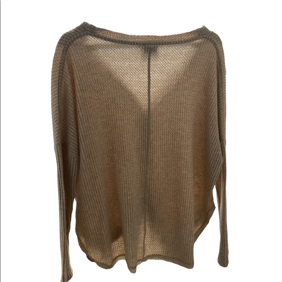 Top - Picture 2 of 3